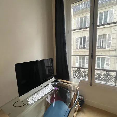 3 Bedrooms In Montmartre Lägenhet