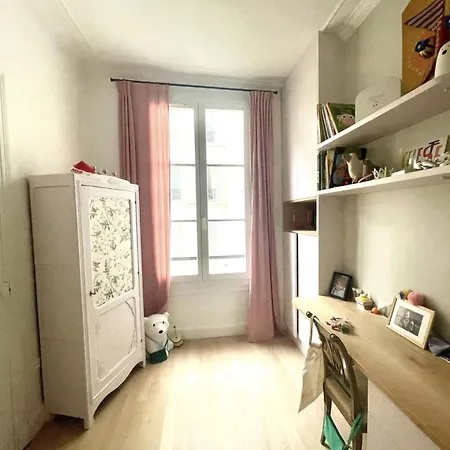 3 Bedrooms In Montmartre *