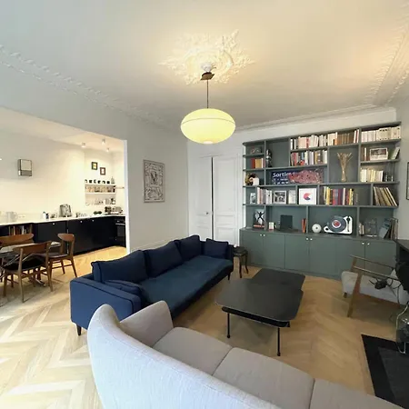 3 Bedrooms In Montmartre Paris