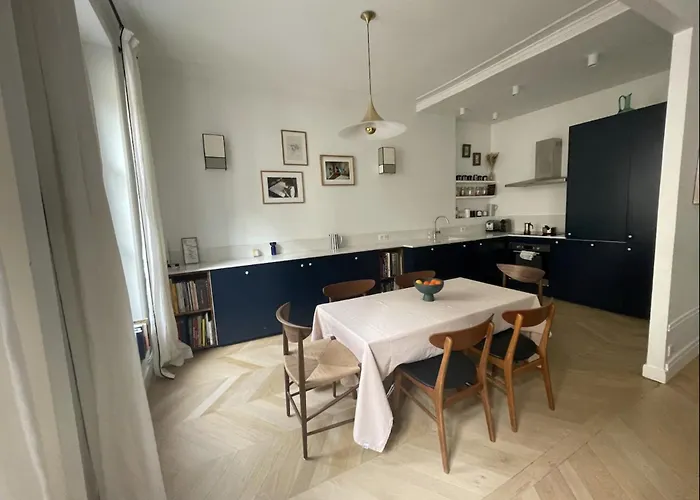 3 Bedrooms In Montmartre