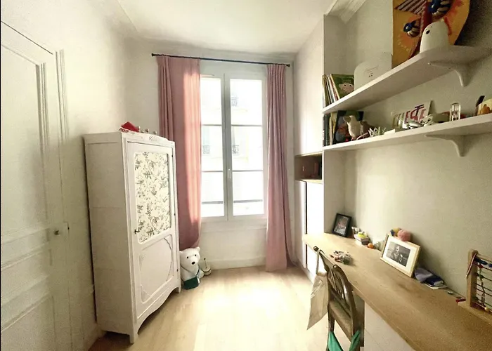 3 Bedrooms In Montmartre *