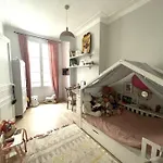 3 Bedrooms In Montmartre Apartment *